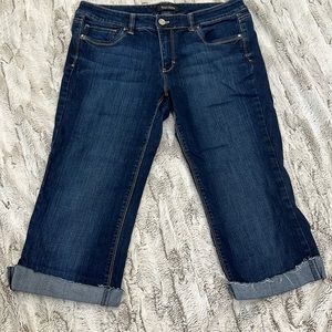 White House Black Market Cuffed Bootcut Capris 10